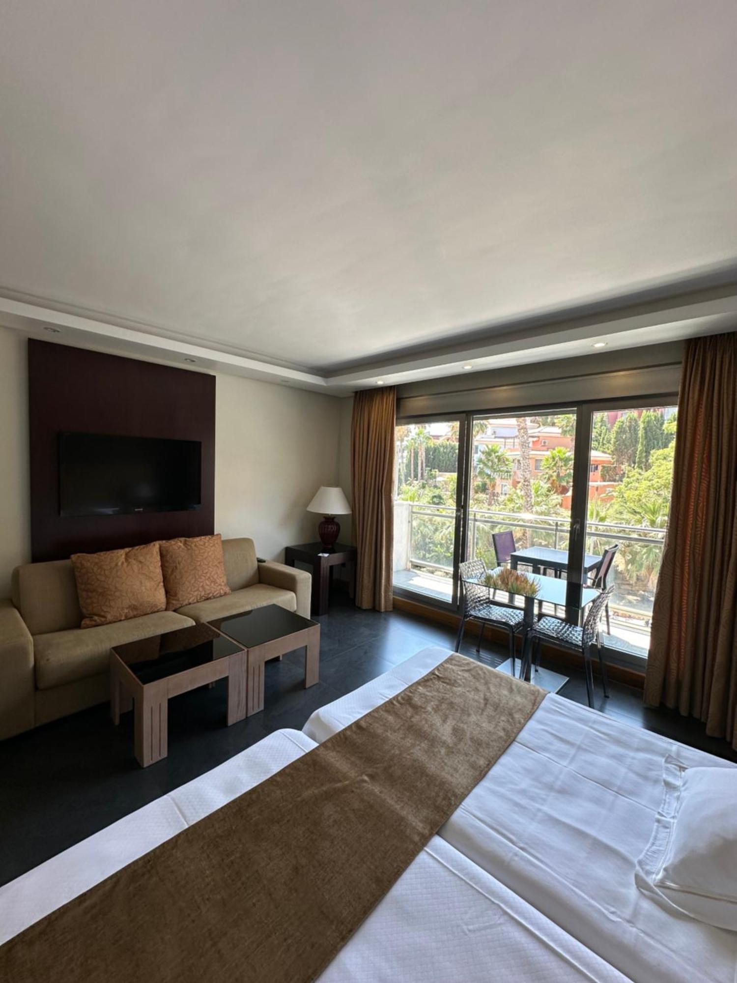 Artplatinum Suites&Apartments Benalmadena Exterior photo